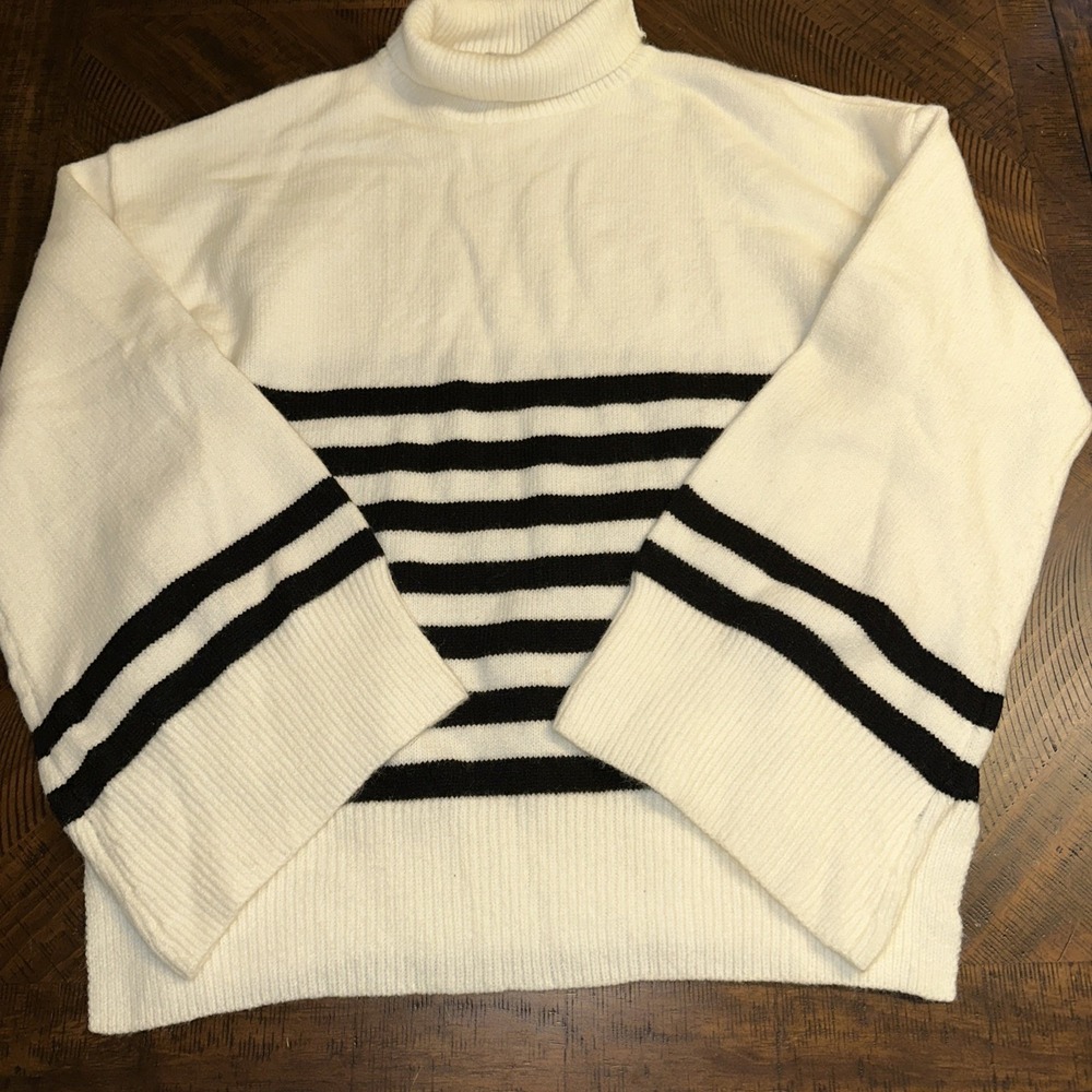 Miss Sparking White Black Stripes Turtleneck Wide Sleeves Size 2XL